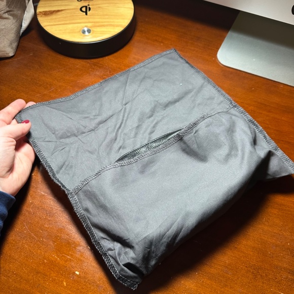 PRADA Vitello Daino Wristlet Black - Picture 9 of 10